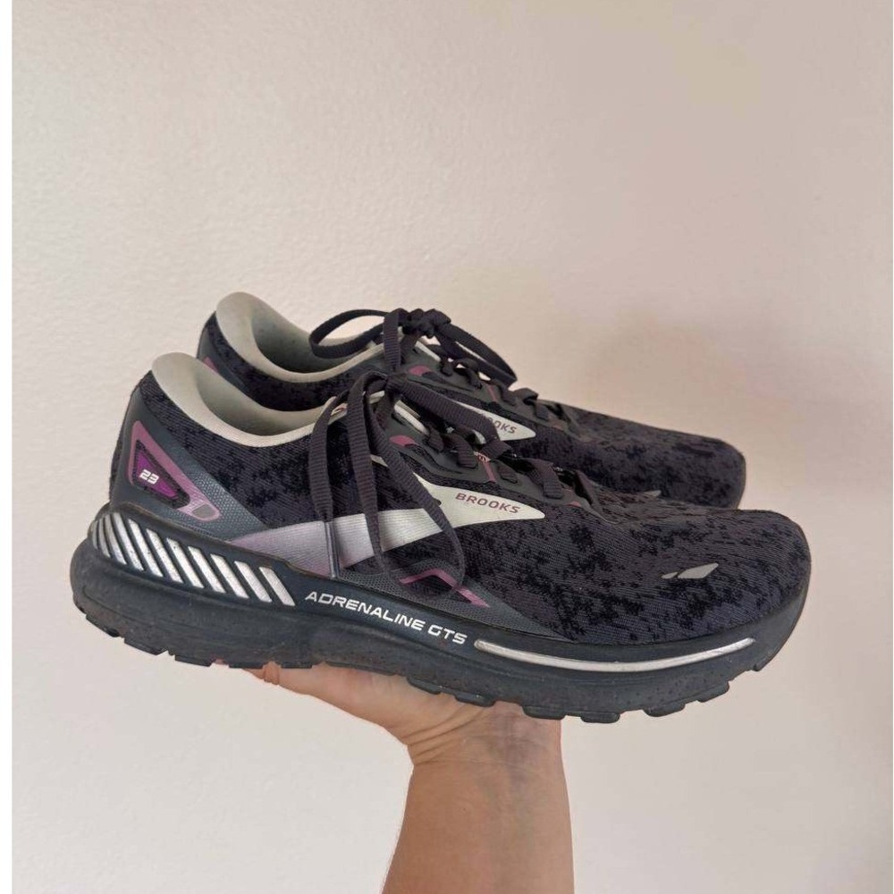 Brooks Adrenaline GTS 23 Running Shoes Black Purple Gorpcore Athleisure 9.5